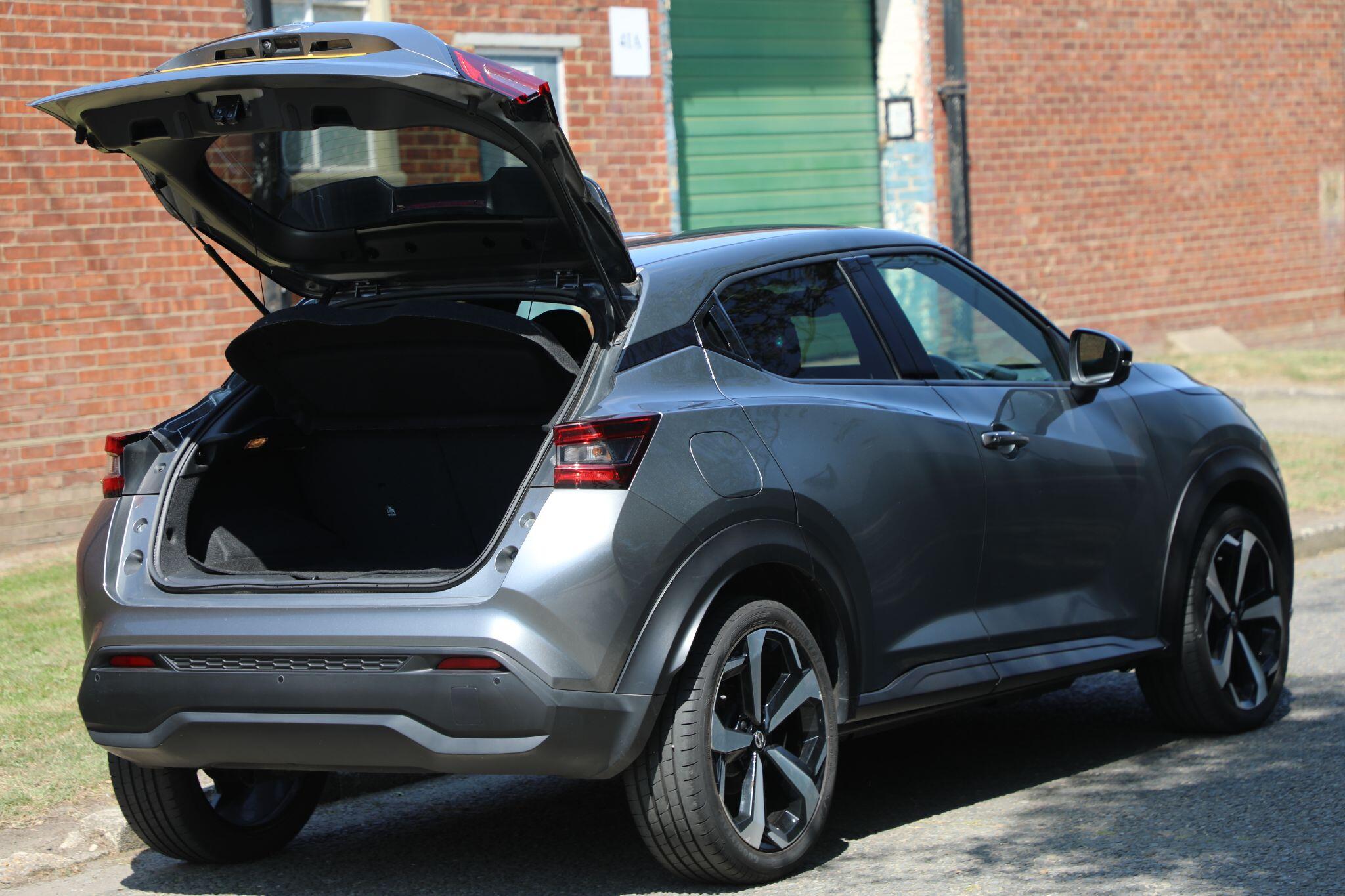 Large vehicle image